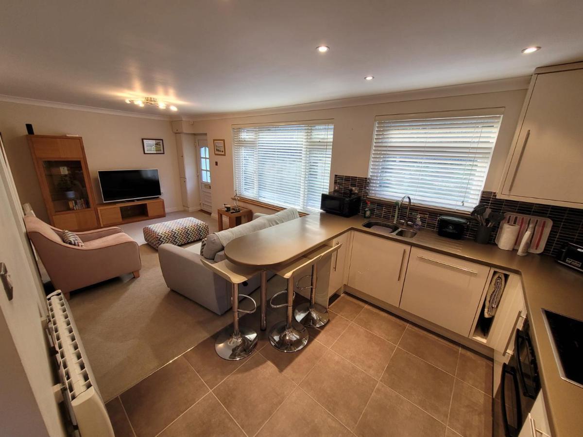 The Mumbles - Bungalow - 2 Bedrooms - Pet Friendly Swansea Exterior photo